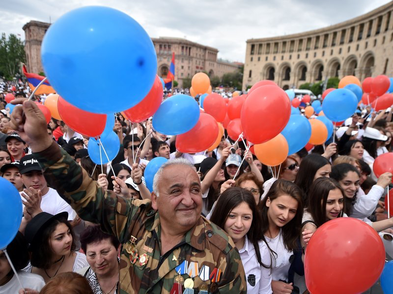 armenia, Nikol Pashinyan, peace, demonstrations, sona mirzoyan, one young world, oyw